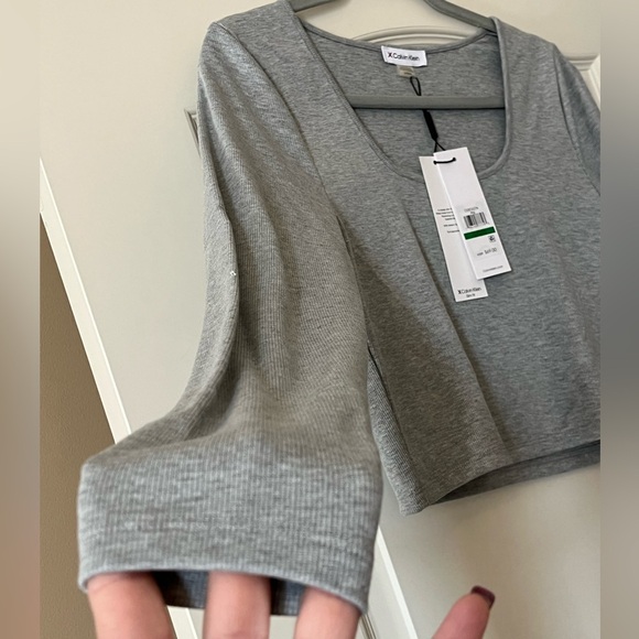 NWT Calvin Klein Gray Long Sleeve, Cropped Top, Slim, women’s size large - Picture 8 of 13